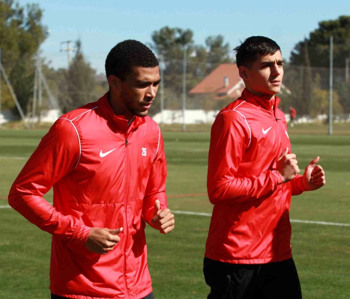 Antalyaspor\'da yeni transferler ilk antrenmanına çıktı