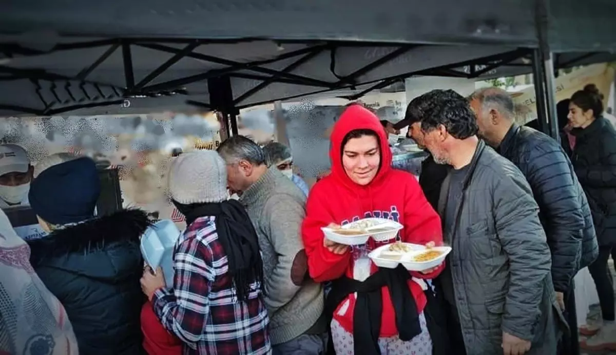 BUYSAD üyelerinden hazır yemek ve mobil mutfak desteği