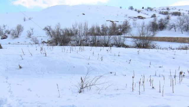 Deprem Adıyaman'ın köyünde tarlaları 3 metre yükseltti Deprem Adıyaman'ın köyünde tarlaları 3 metre yükseltti