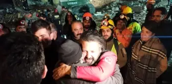 Depremin 12. gününde art arda 3 inanılmaz kurtuluş: 261 saat sonra enkazdan ekipleri alkışlayarak çıktı