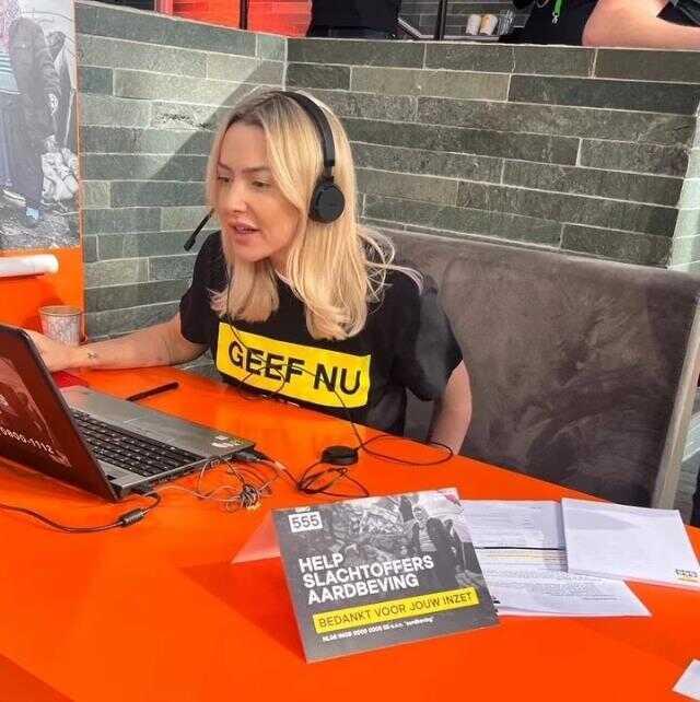 Depremzedeler için yardım toplayan Hadise, yaşadığı duygulardan bahsederken gözyaşlarına hakim olamadı