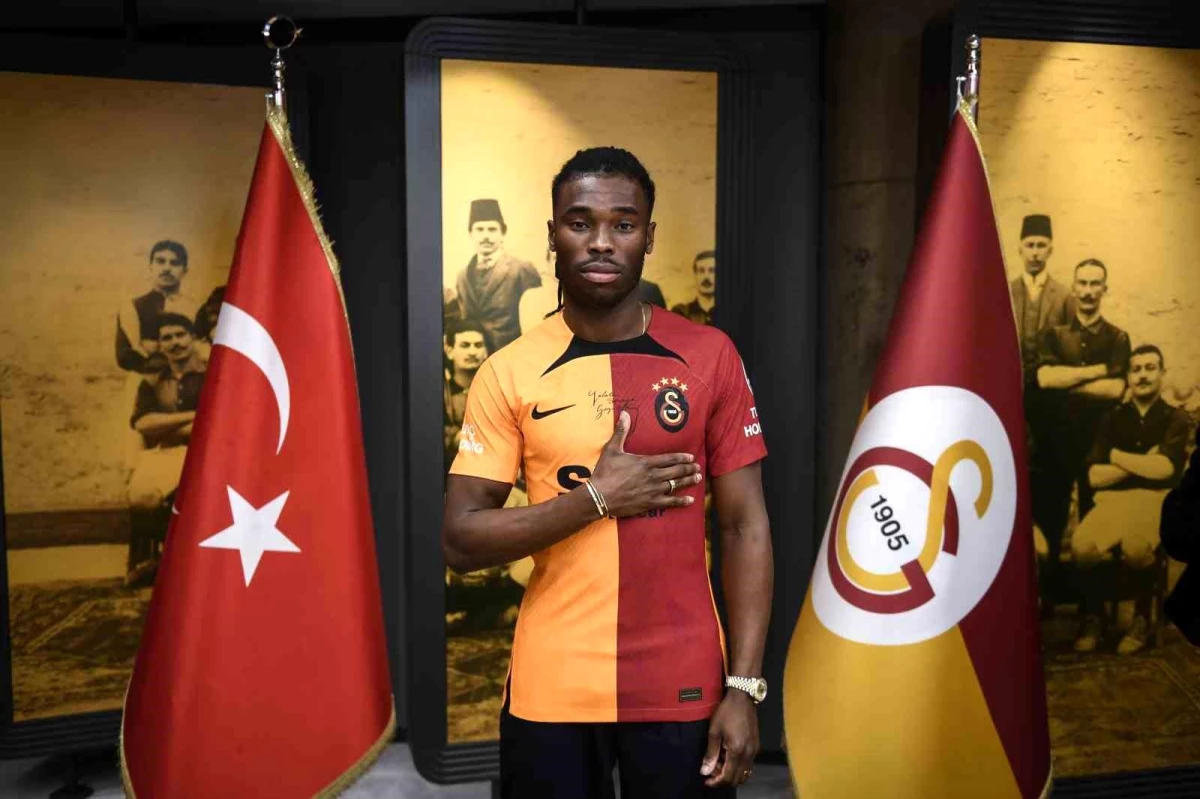 Galatasaray, Adekugbe\'yi açıkladı