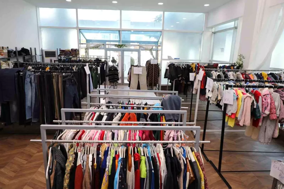 Gemlik\'te depremin yaraları dayanışma ile sarılıyor