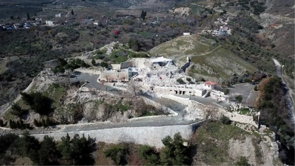 HATAY'DA DARB-I SAK KALESİ VE BAYEZİD-İ BİSTAMİ TÜRBESİ YIKILDI