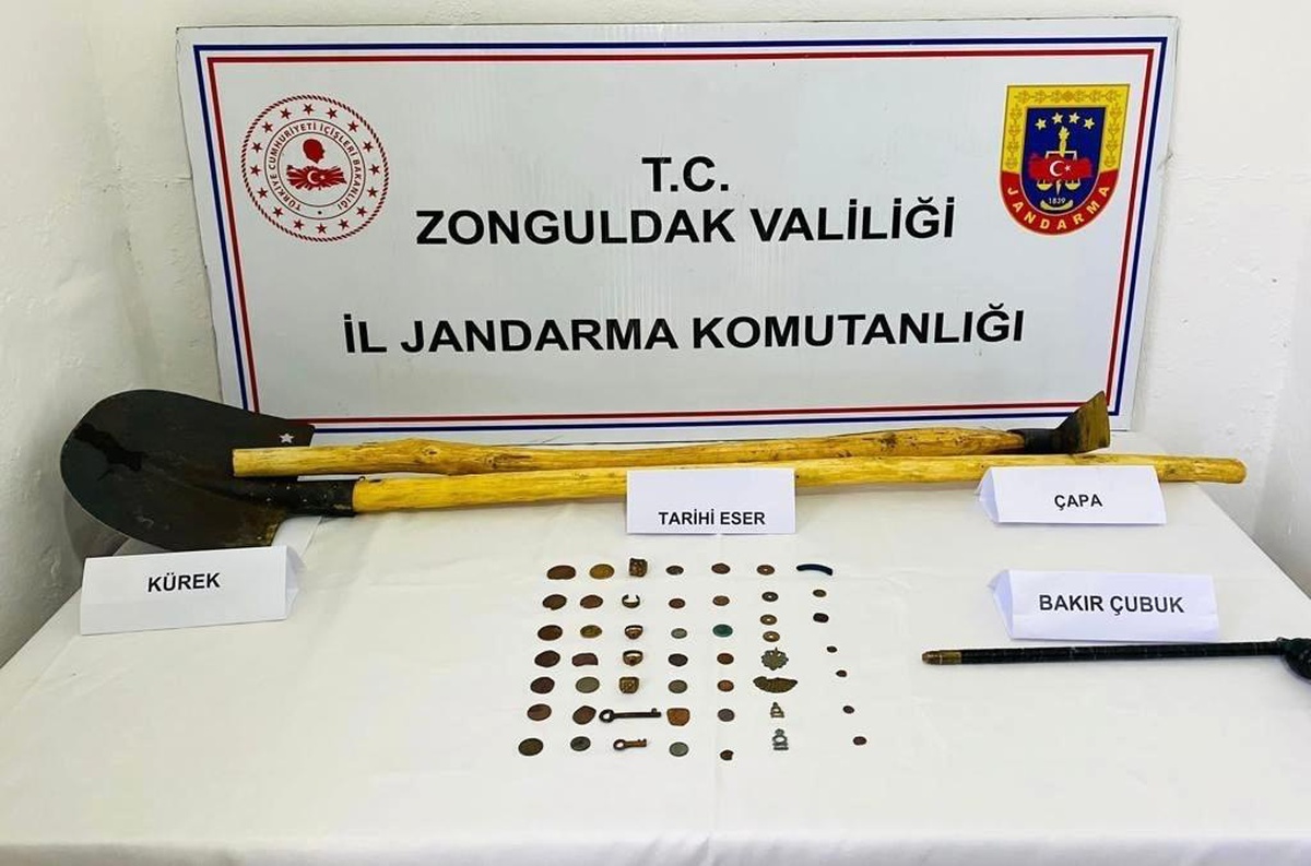 Kaçak kazı yaparken suçüstü yakalandılar