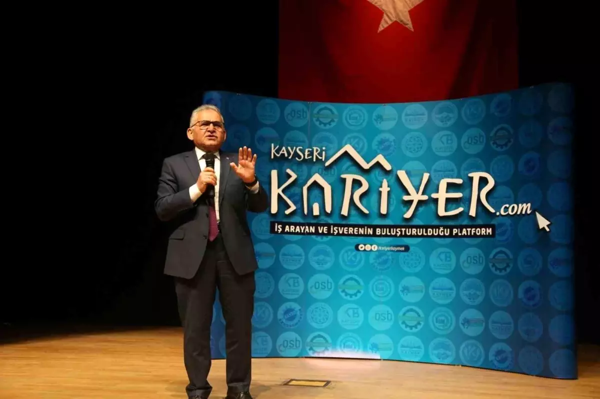 Kariyer Merkezi İş Arayan Depremzedelere Kucak Açtı