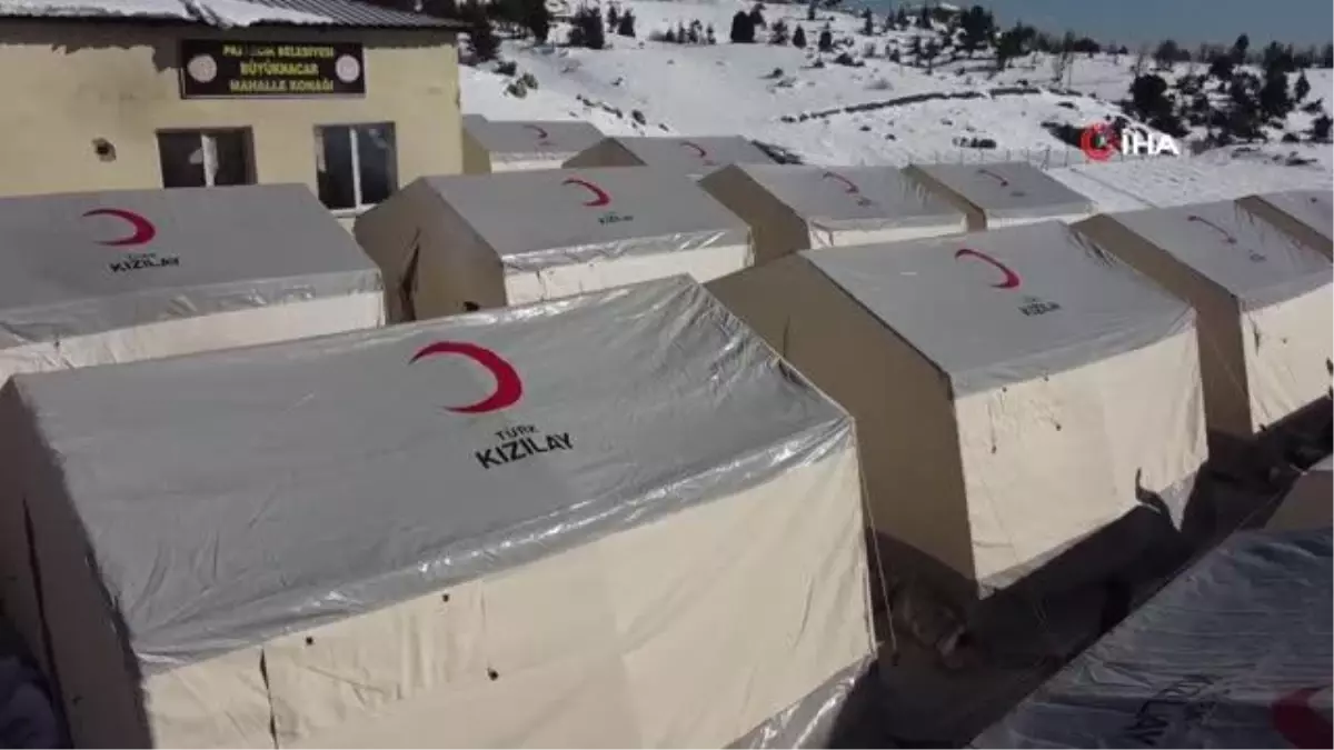 Kızılay yıkıntı bilgisi bulunan bin 648 köye yardım ulaştırdı