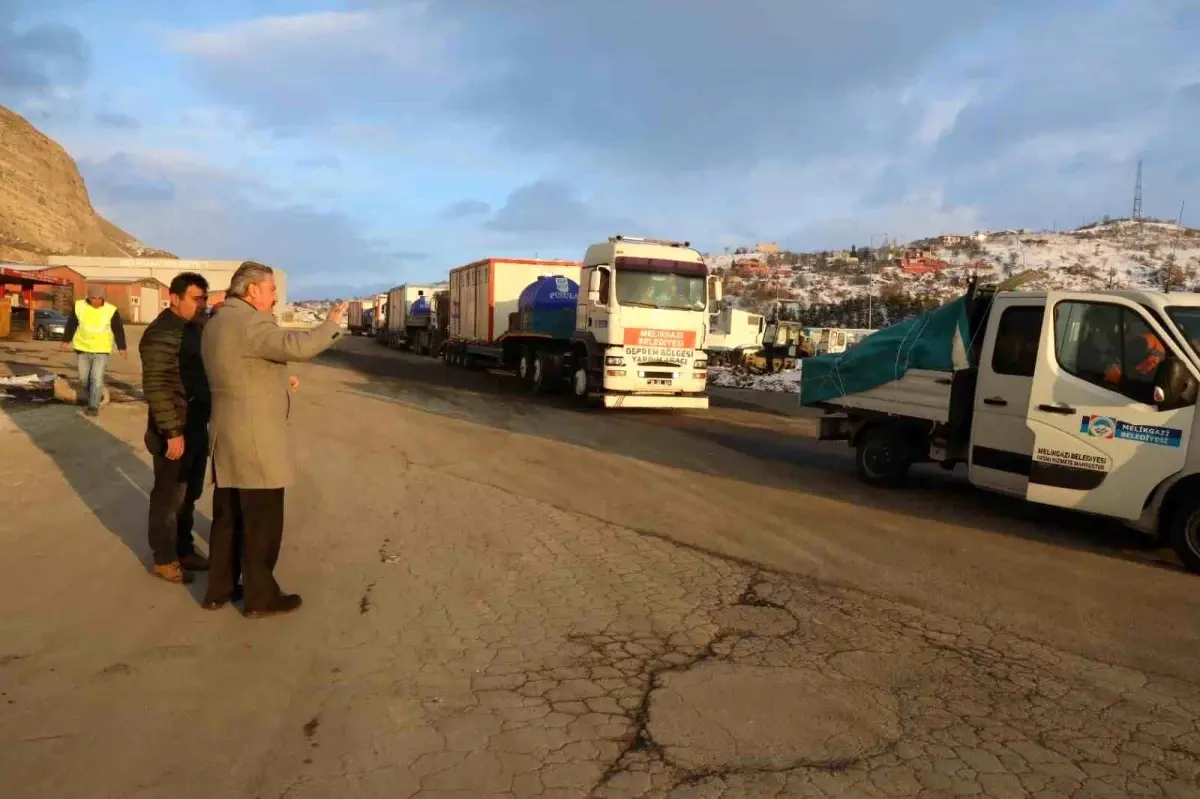 Melikgazi, Hatay\'a mobil WC, duş, konaklama konteynerları ve su arazözü yolladı