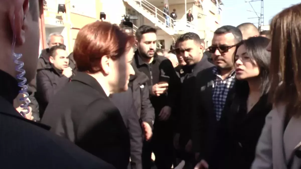 Meral Akşener\'in Ziyaret Ettiği Adanalı Depremzede: "Bir Bu Evladım, Bir de Nişanlısı Sağ Kurtuldu. Bir Ailem Gitti"