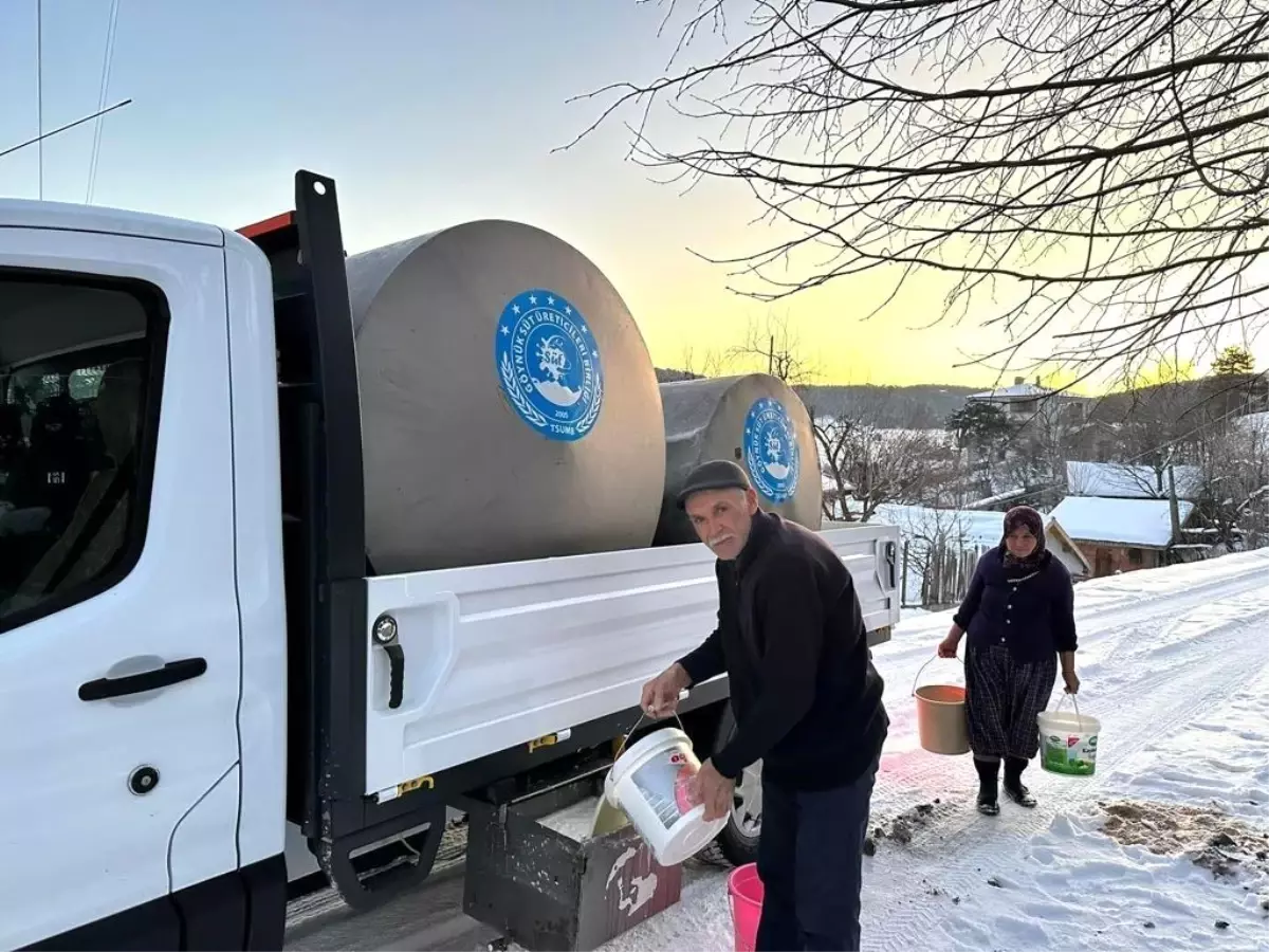 Süt üreticileri süt parasını deprem bölgesine gönderdi