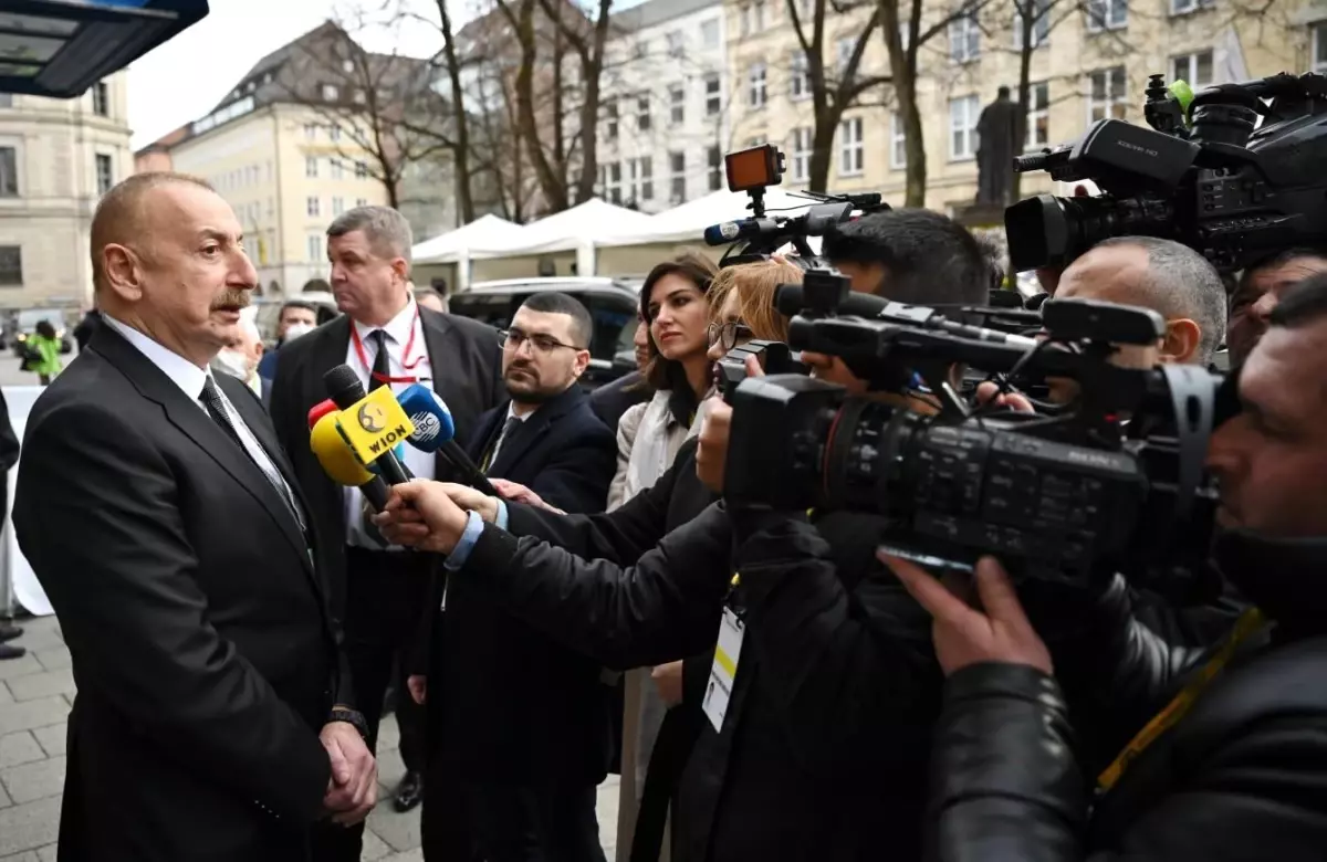 Azerbaycan Cumhurbaşkanı Aliyev: "Barış anlaşmasında Karabağ ile ilgili herhangi bir iddia olması kabul edilemez"