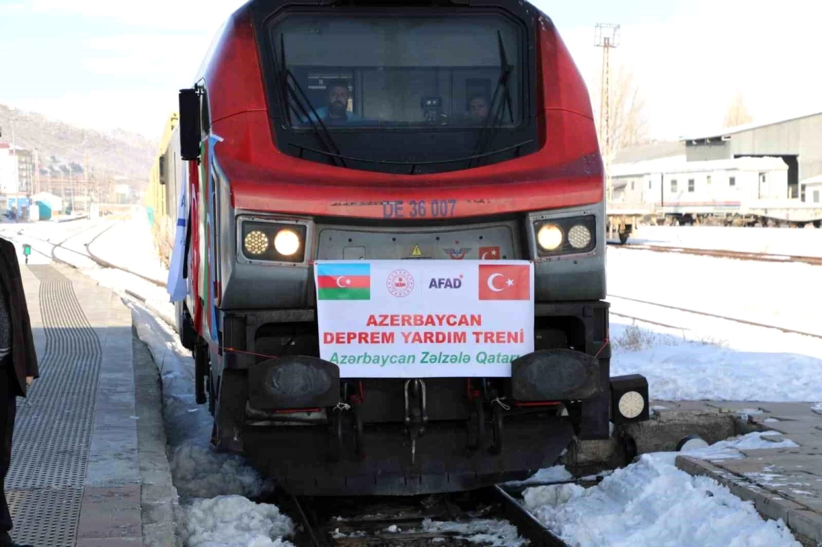 Azerbaycan\'dan deprem bölgesine 510 ton yardım