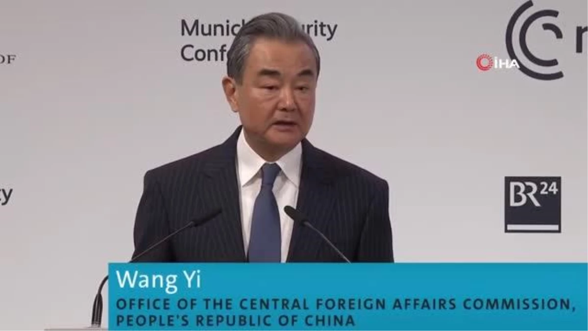Çin üst düzey diplomatı Wang: "ABD\'nin balon meselesini ele alış şekli histerik ve saçma""Ukrayna krizinde ne oturup izleriz ne de yangına körükle...
