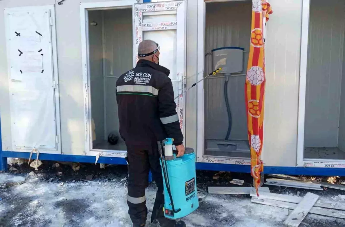 Deprem bölgesinde hastalığın önüne geçmek amacıyla hijyen elden bırakılmıyor