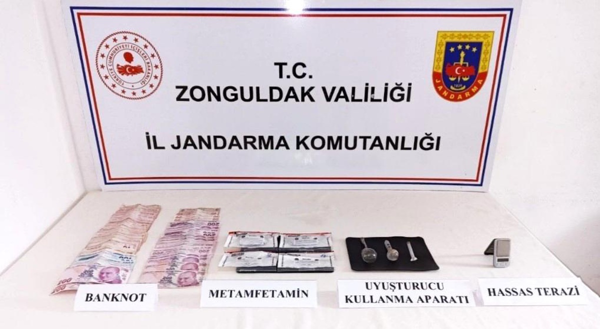 Jandarmadan uyuşturucu operasyonu: 3 tutuklu