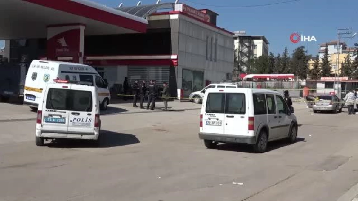 Kilis\' de akaryakıt istasyonundan çıkan araca silahlı saldırı: 1 yaralı