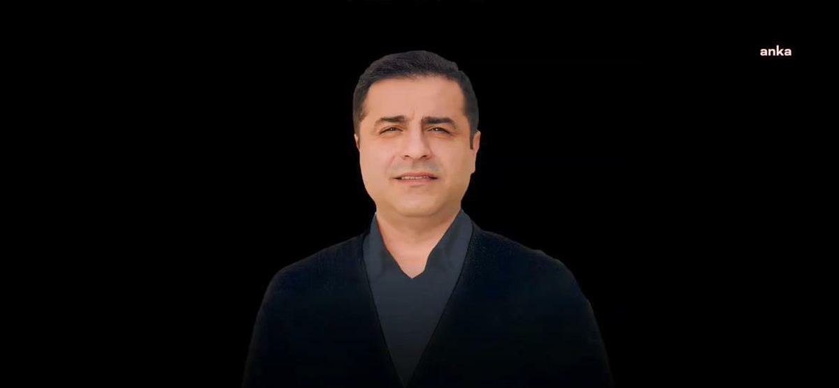 Selahattin Demirtaş: "\'her Yangında İlk Kurtarılacak Şey, Beyefendi\'nin Koltuğudur\' Diyerek Devletin Tüm Gücünü, Koltuğu Kurtarmak İçin Seferber...