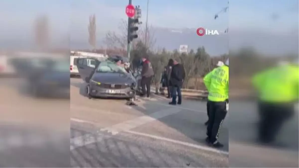 Tıra arkadan çaptı, aracı hurdaya dönen kadın sürücüsü hayatını kaybetti