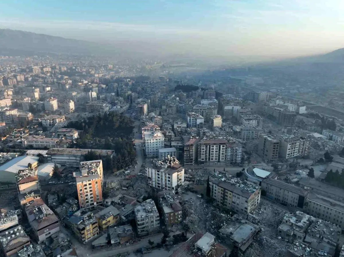 Toz bulutlarıyla kaplanan Hatay dron ile görüntülendi