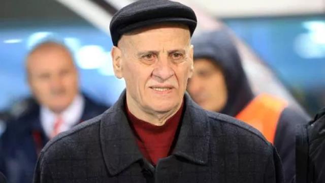 Trabzonspor'un efsane teknik direktörü Ahmet Suat Özyazıcı hayatını kaybetti