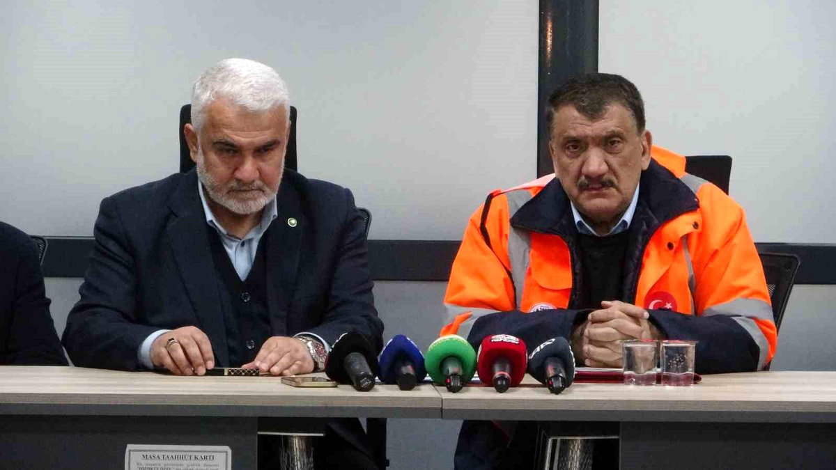 Zekeriya Yapıcıoğlu: " Gün dostluk kardeşlik elini uzatma günüdür"