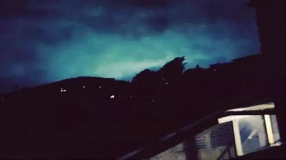 Deprem sırasında ortaya çıkan gizemli ışığın sırrını AFAD yetkilisi canlı yayında açıkladı