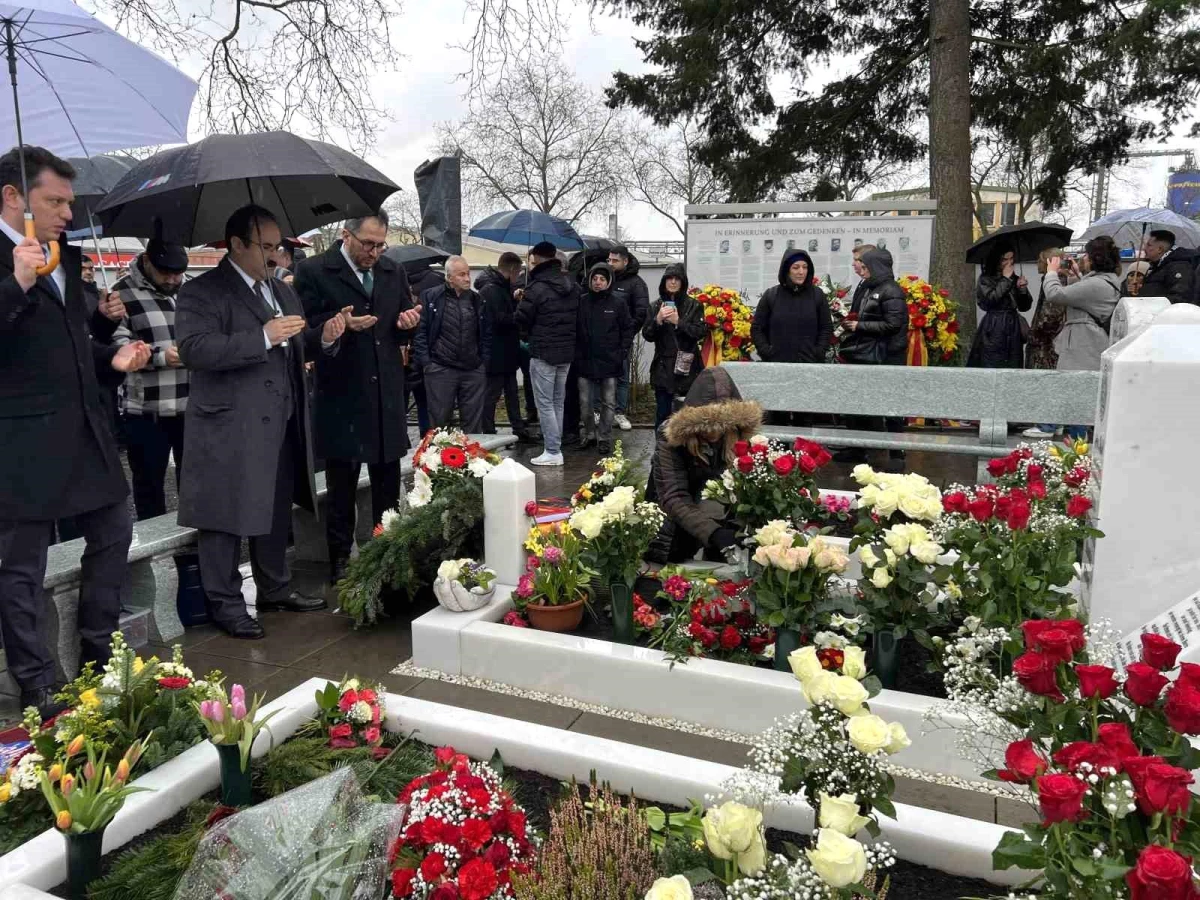 Almanya\'da Hanau\'daki ırkçı saldırının kurbanları unutulmadı