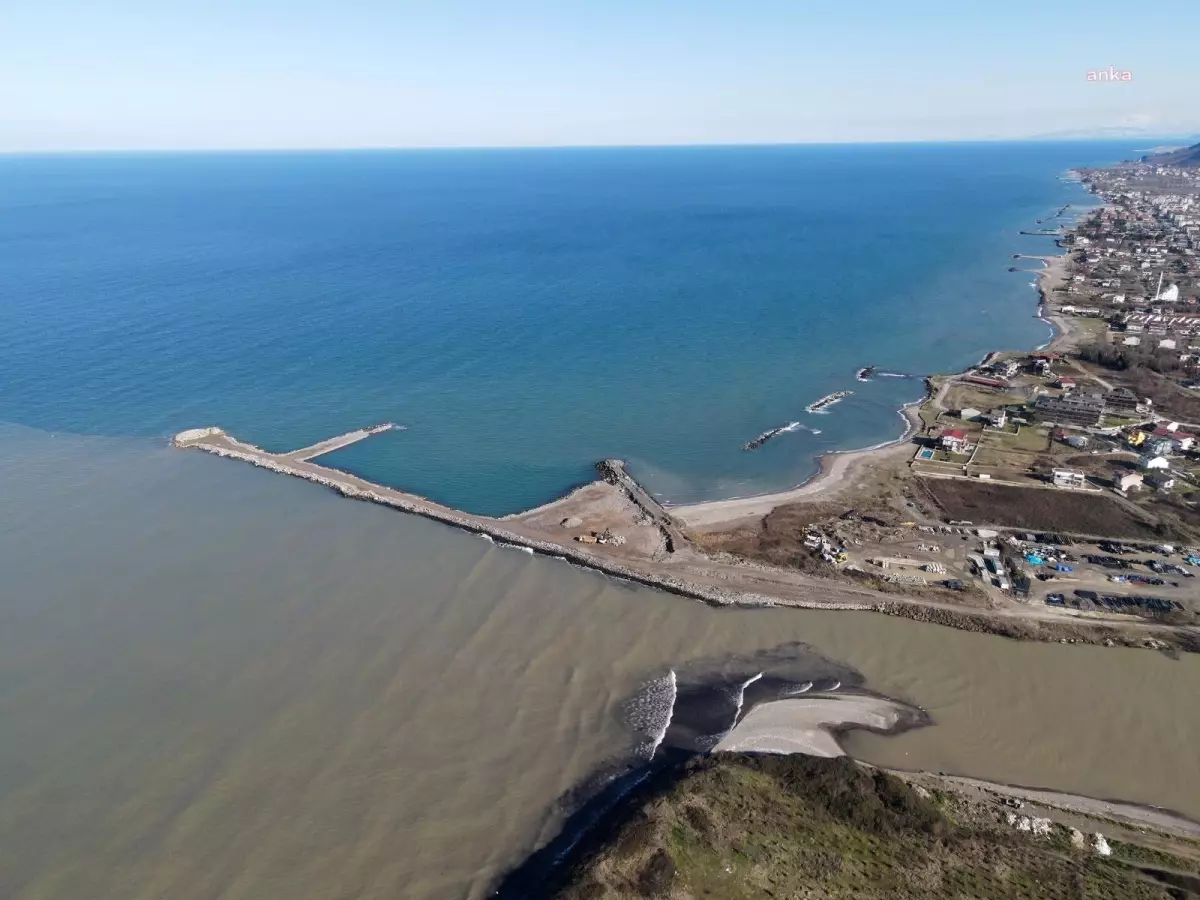 Ordu İdare Mahkemesi, Melet Irmağı\'na Yapılan Balıkçı Barınağı İçin Yürütmeyi Durdurma Kararı Verdi