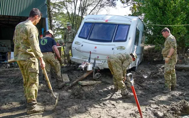 Yeni Zelanda'da Gabrielle Kasırgası Sonrası Kurtarma Çalışmaları Sürüyor