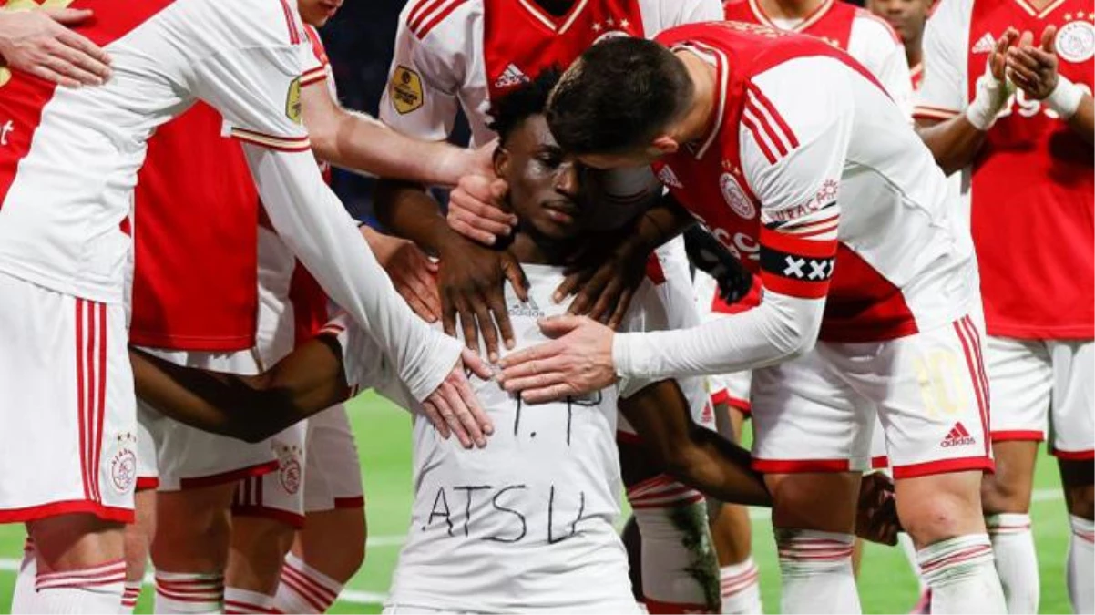 Ajax\'ın yıldızı Kudus, attığı gol sonrası depremde hayatını kaybeden Atsu\'yu andı