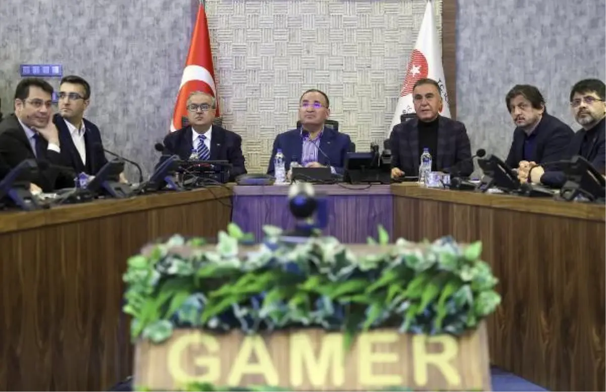 Adalet Bakanı Bozdağ: "Bütün konut stoğunu elden geçirerek hasar tespit çalışması yapılacaktır"