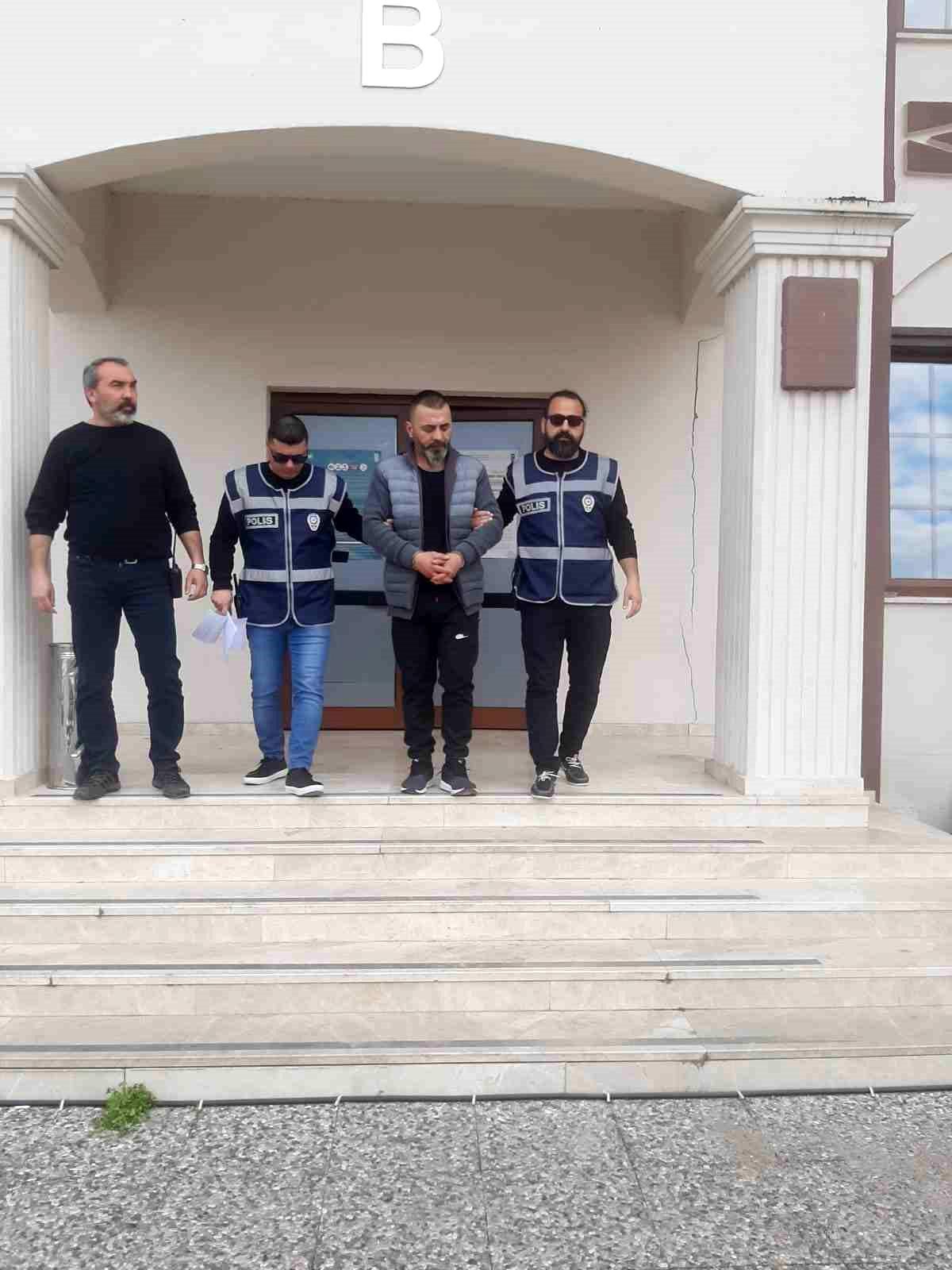 Fethiye\'de 26 yıl 9 ay hapis cezası bulunan şahıs yakalandı