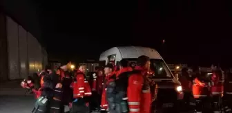 Hatay'daki arama kurtarma çalışmalarına katılan 32 itfaiyeci İstanbul'a döndü