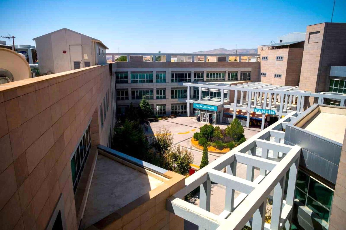 Kırşehir Eğitim Araştırma Hastanesi\'nde depremzedeler tedavi görüyor