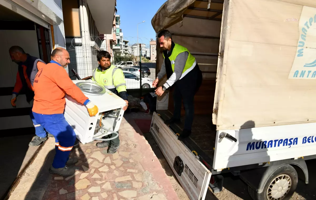 Muratpaşa Belediyesi\'nden Depremzedeler İçin \'Eşya Yardımı\' Kampanyası