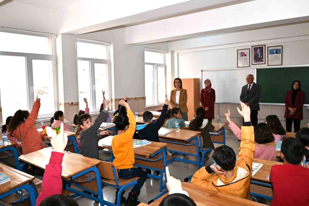 Nevşehir\'de bin 247 depremzede çocuk ders başı yaptı