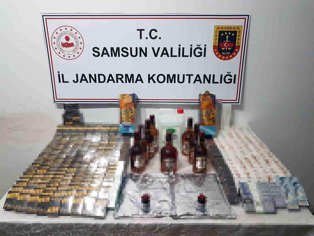 Samsun\'da jandarma kaçak tütün mamülleri ve içki ele geçirdi