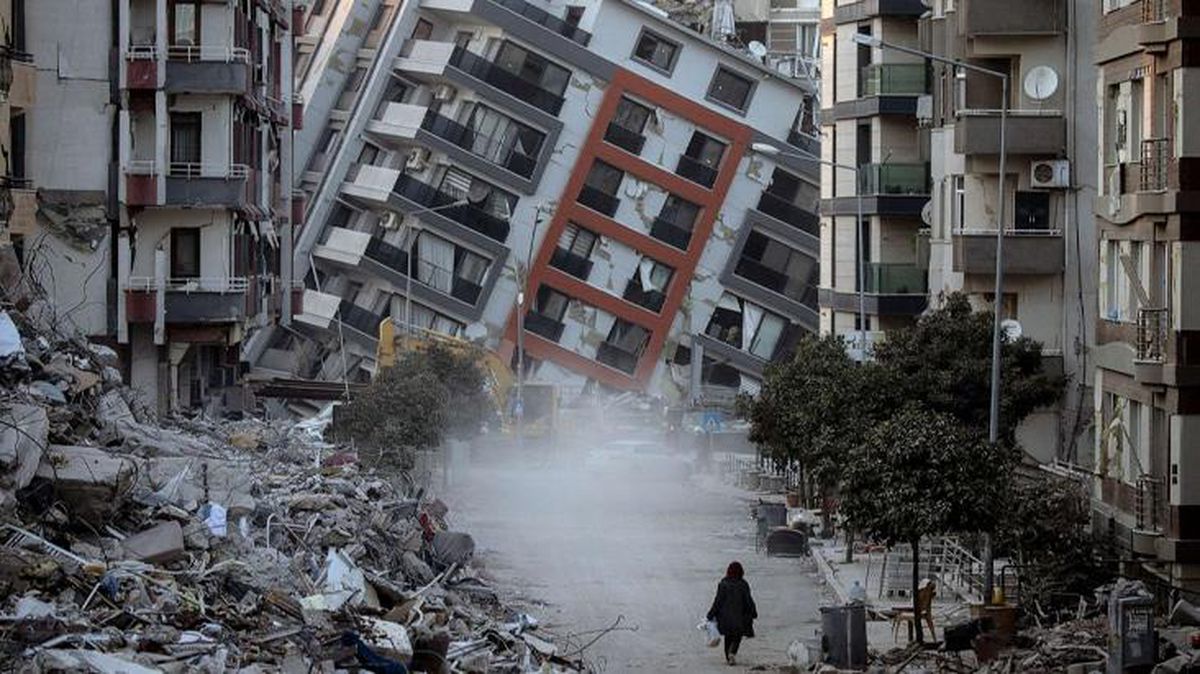 Son Dakika: Depremde hayatını kaybedenlerin sayısı 41 bin 20'ye yükseldi