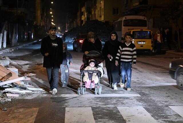 Son Dakika: Hatay'da 6.4 ve 5.8 büyüklüğünde iki büyük deprem! Yıkılan binalar var