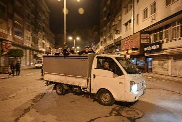 Son Dakika: Hatay'da 6.4 ve 5.8 büyüklüğünde iki büyük deprem! Yıkılan binalar var