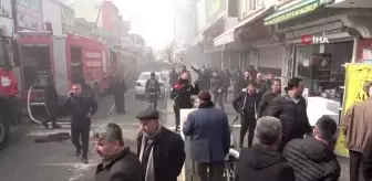 Sünger ve yün satan iş yeri yangından kullanılamaz hale geldi, iş yeri sahipleri gözyaşlarına boğuldu