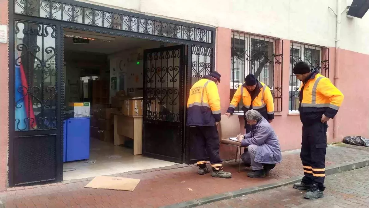 Tahliye kararı verilen okullarda taşıma işlemi başladı