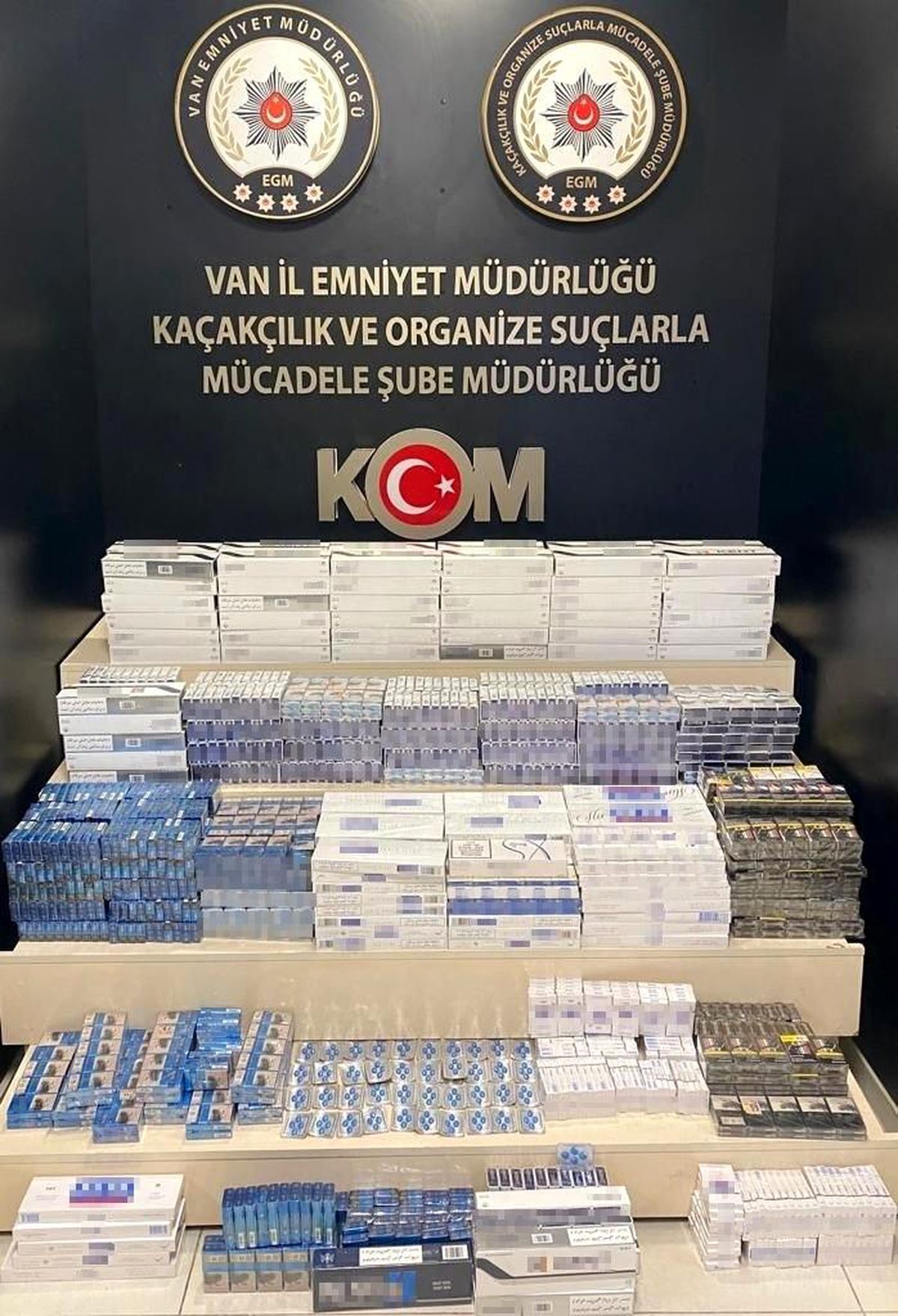 Van\'da kaçak sigara ve cep telefonu ele geçirildi