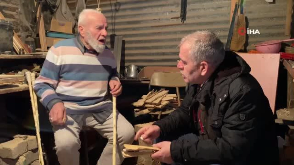 84 yaşındaki Süleyman amca, depremzedeler için günlerdir çalışıyor
