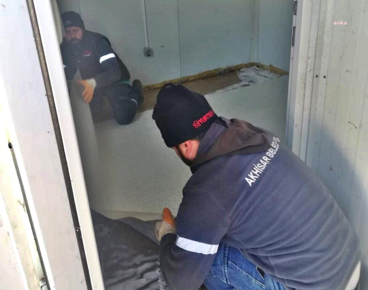 Akhisar Belediyesi\'nin Onardığı Konteynerler Deprem Bölgesine Gönderiliyor