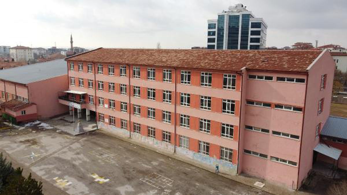 Aksaray\'da 3 okula \'deprem riski\' tahliyesi