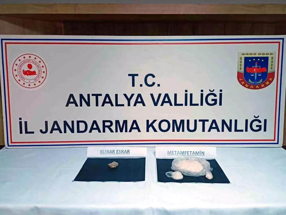 Antalya\'da uyuşturucu madde ticareti yapan şüpheli yakalandı