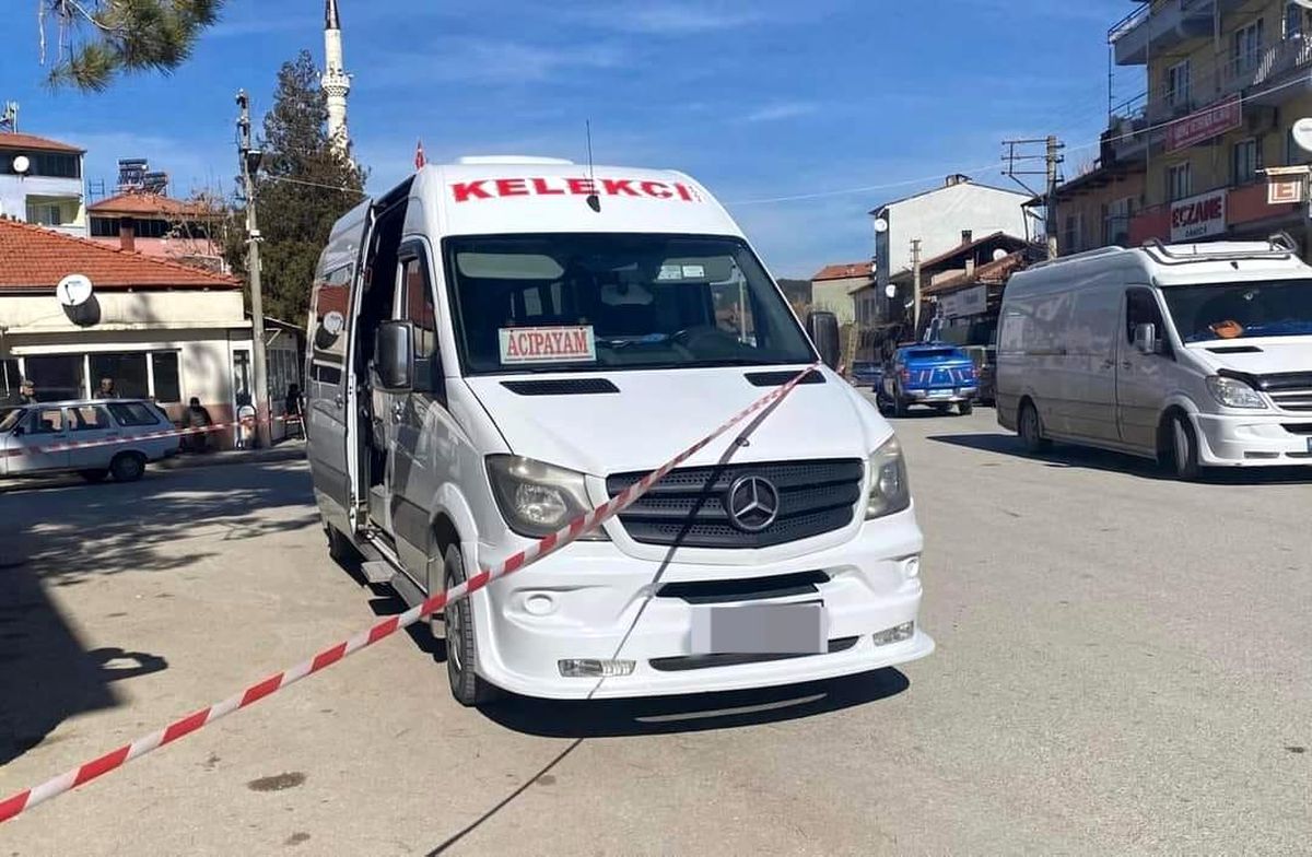 Bindiği minibüste öldü