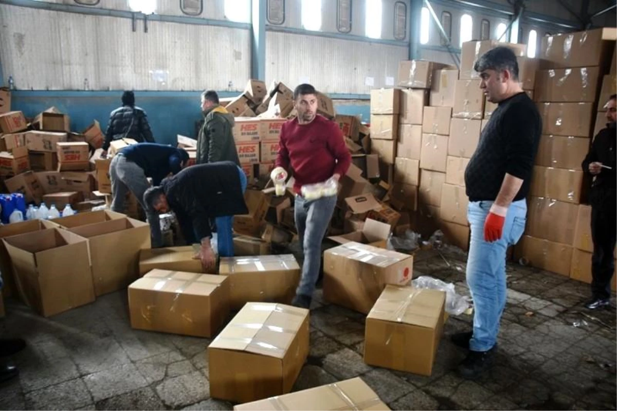 Bitlis\'ten deprem bölgelerine 120 tır yardım gönderildi