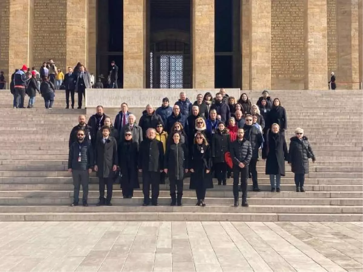 Depremde ölen 32 turist rehberi, \'Dünya Rehberler Günü\'nde anıldı